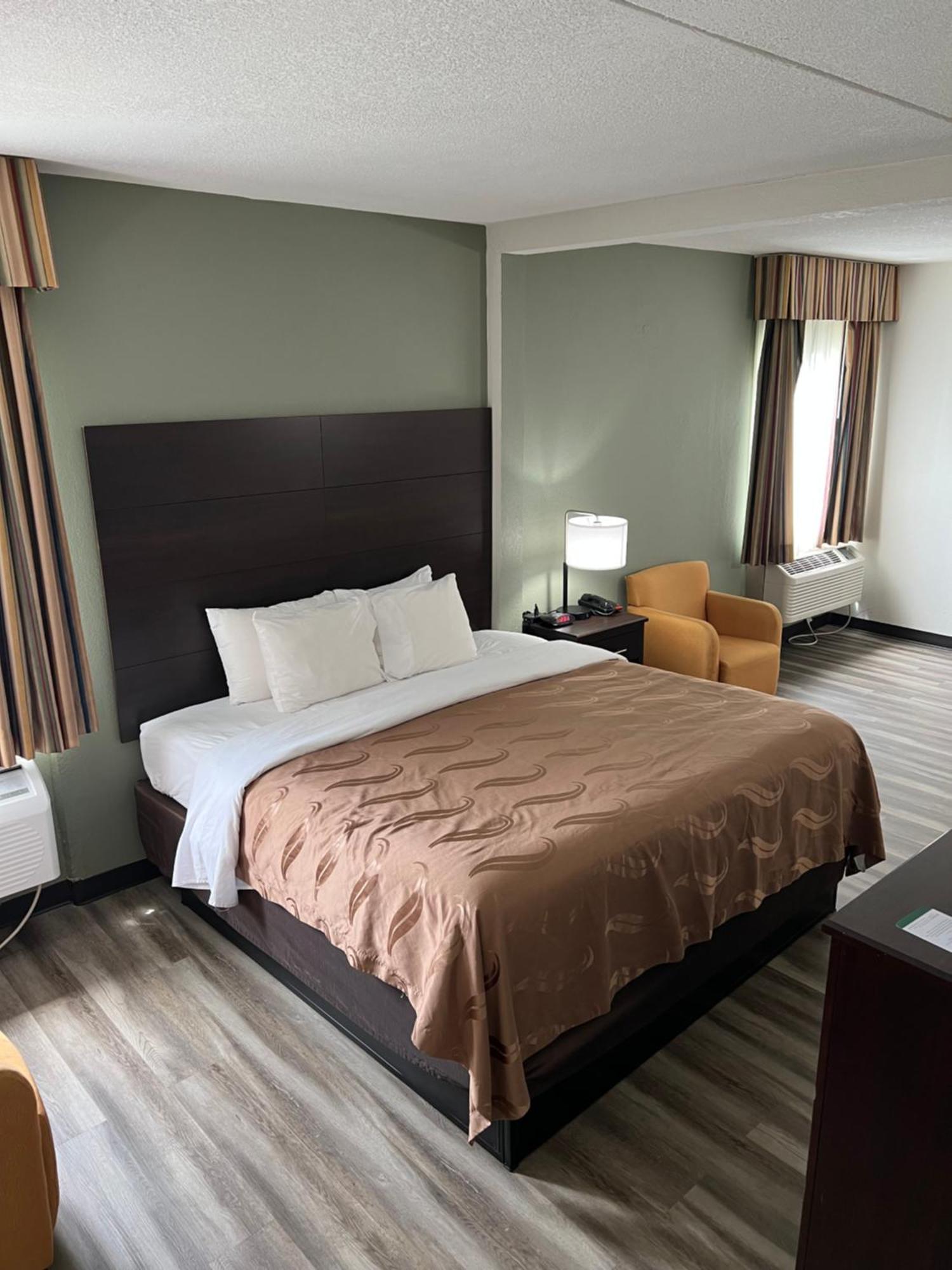 Quality Kansas Inn Merriam