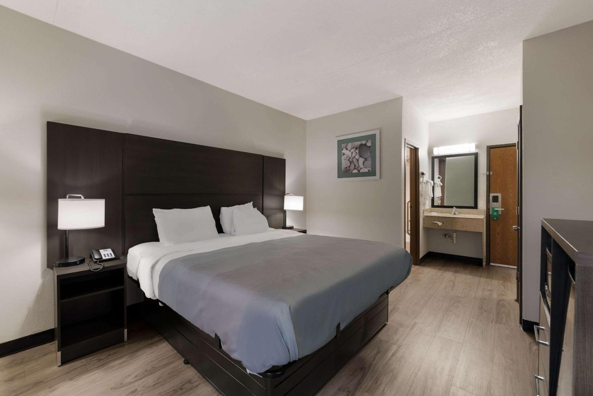 Quality Kansas Inn 2*