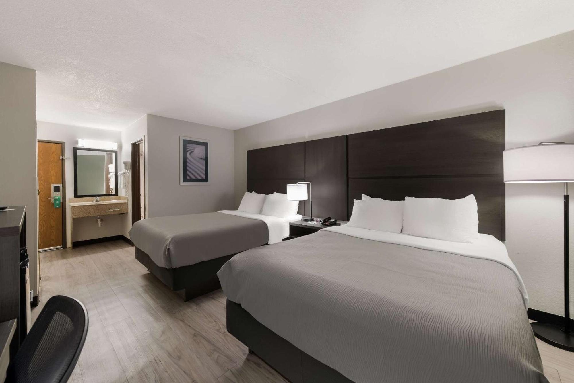 Quality Kansas Inn 2*